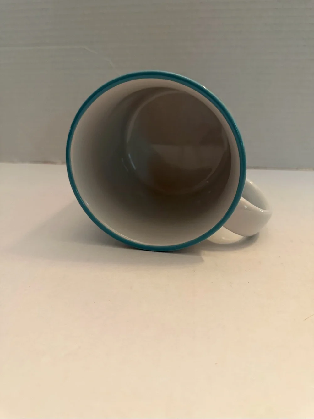 Ceramic Scooby-Doo coffee mug.